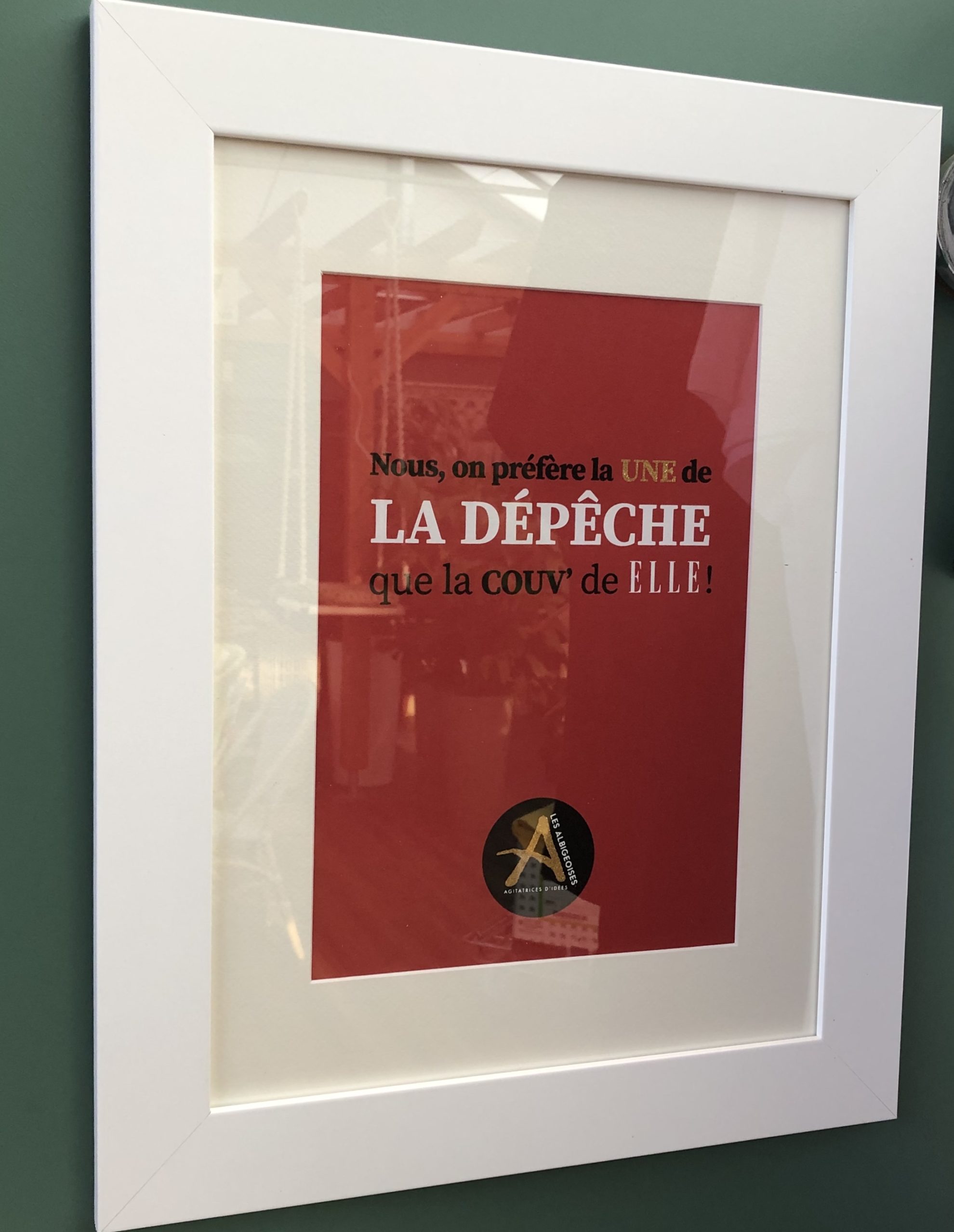 La Dépèche Cadre Blanc 40 x 50 cm La Dépèche Cadre Blanc 40 x 50 cm